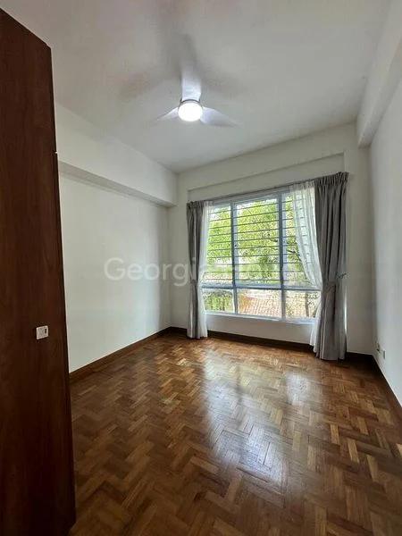 4 Bed Condo for Sale in  Duchess Crest - Image 2
